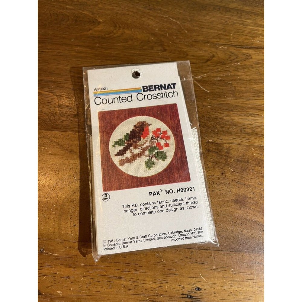 Vintage Bernat Counted Crosstitch 1981 Robin BirdFrame Pak - H00321